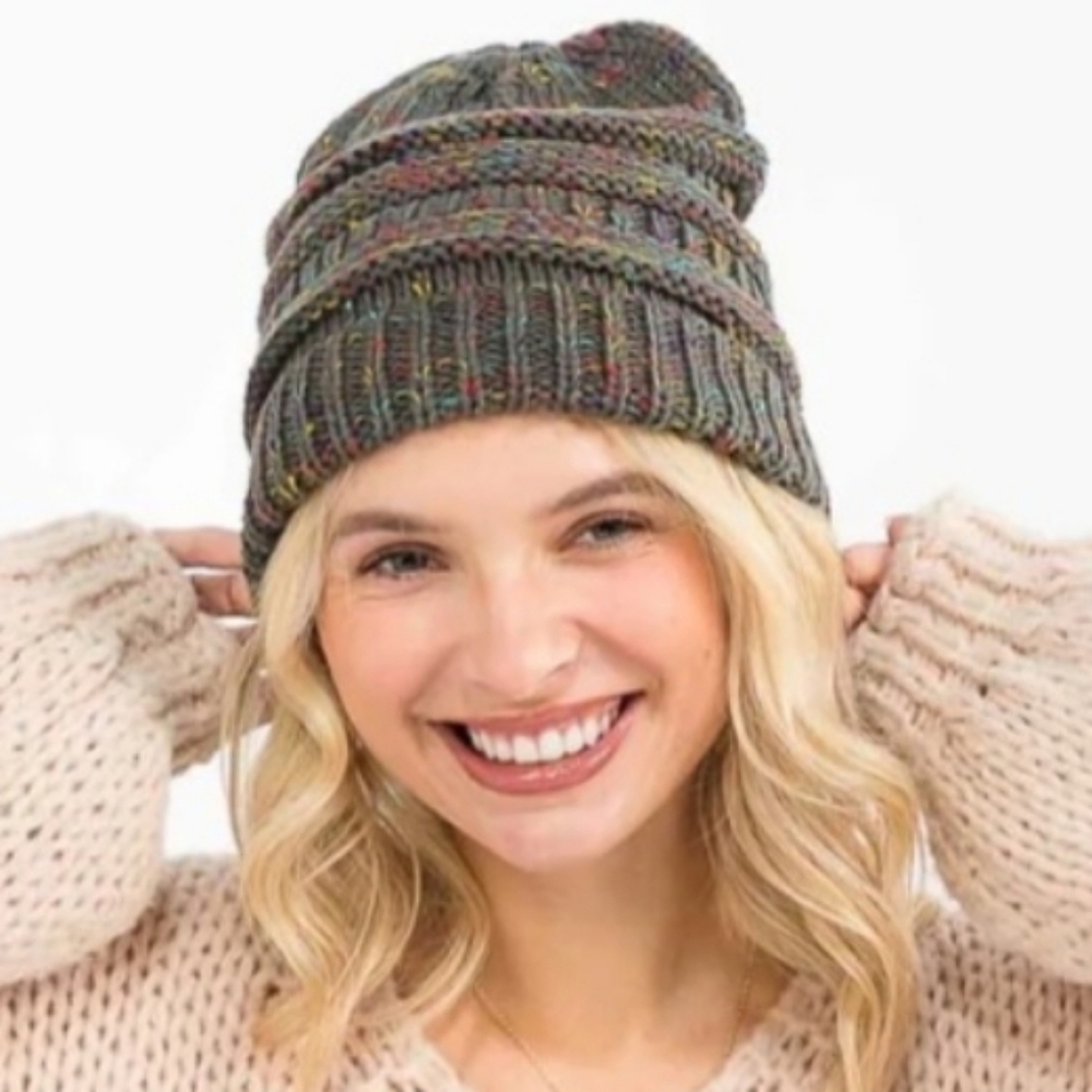 Knitted Ponytail Beanie NWOT
